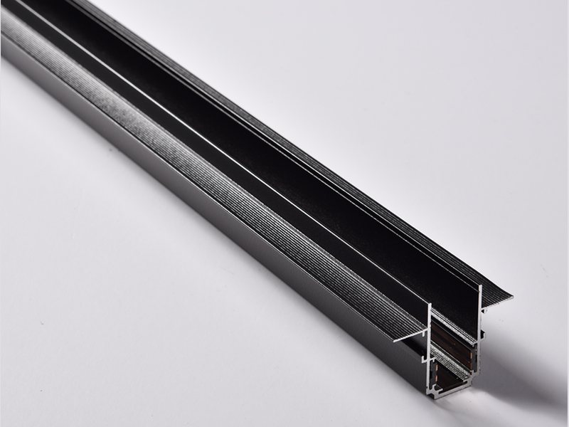 Magnetic track light